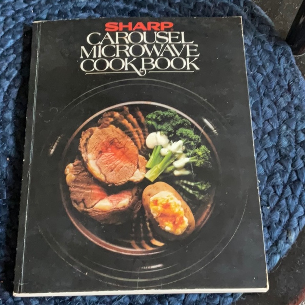 FINAL PRICE $5:  Sharp Carousel Microwave Cookbook Recipes